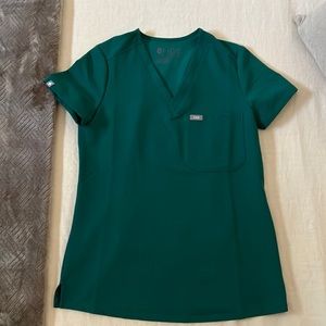 Figs Catarina One Pocket Scrub Top in Hunter Green